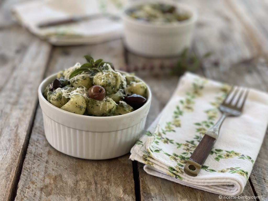 Pasta con pesto di tenerumi Bimby